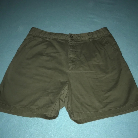 CHEROKEE pleated shorts button zipper closure 3 pockets, olive green NEW size 16 - Picture 1 of 5